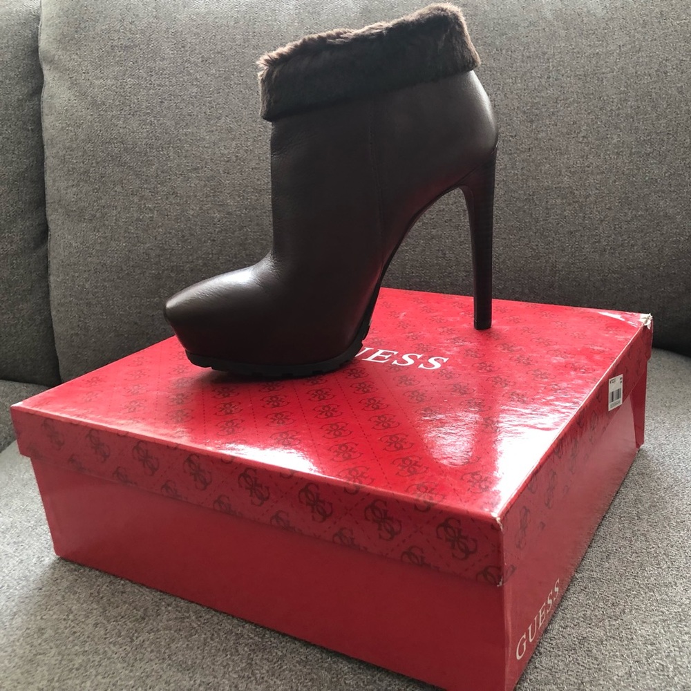Guess boots